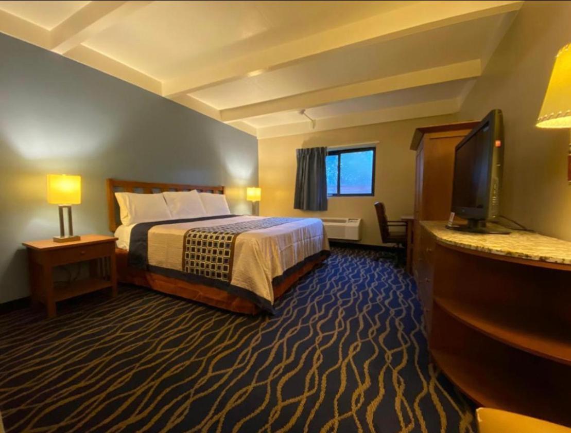 Economy Inn North Randall Kültér fotó
